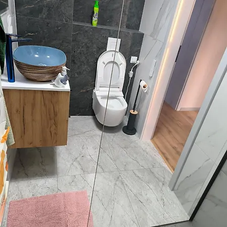 Δωμάτια σε οικογενειακή κατοικία Reduced Prices, Furnished Room, Minimum 1 Month Radwanice